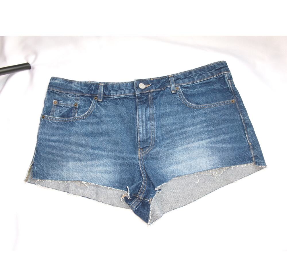 BDG Urban Outfitters Denim Cutoff Shorts Women's Size 33 Raw Hem NWOT